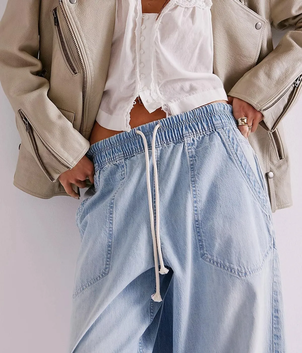 chouyatou Women's Drawstring Waist Barrel Jeans Boyfriend Baggy Loose Jeans Wide Leg Capri Denim Pants with Pockets